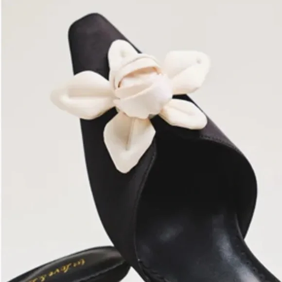 FOR LOVE & LEMONS 🍋 CLAUDINE BLACK SATIN FLORAL ROSETTE KITTEN HEELS - Picture 12 of 15